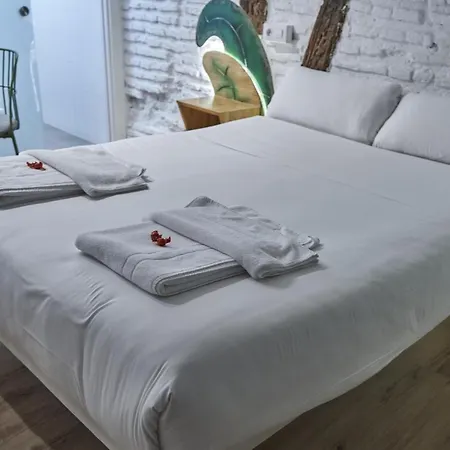 Pension Aliciazzz Bed And Breakfast Bilbao 2*