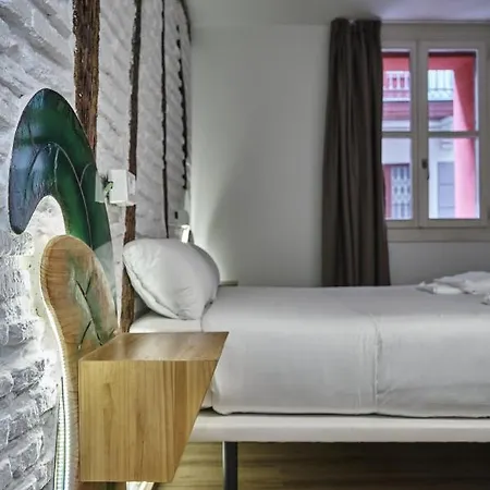 Pension Aliciazzz Bed And Breakfast Bilbao 2*