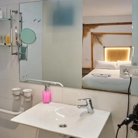 Pension Aliciazzz Bed And Breakfast Bilbao