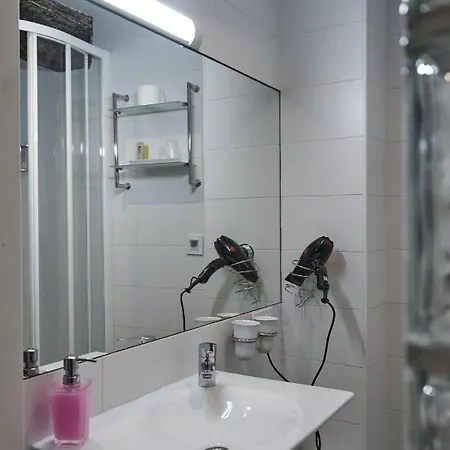 Pension Aliciazzz Bed And Breakfast Bilbao