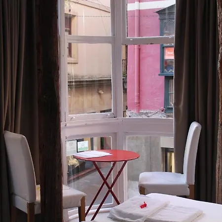 Pension Aliciazzz Bed And Breakfast Bilbao 2*