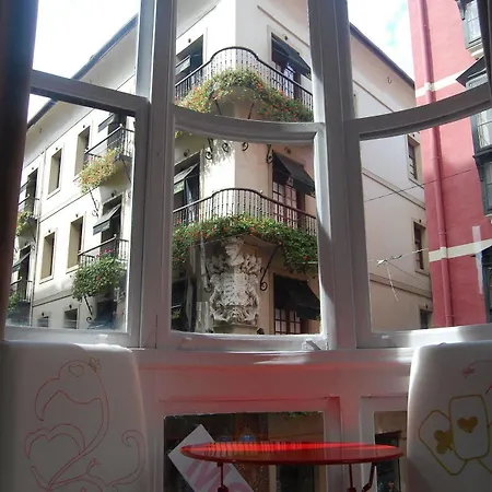 Pension Aliciazzz Bed And Breakfast Bilbao 2*