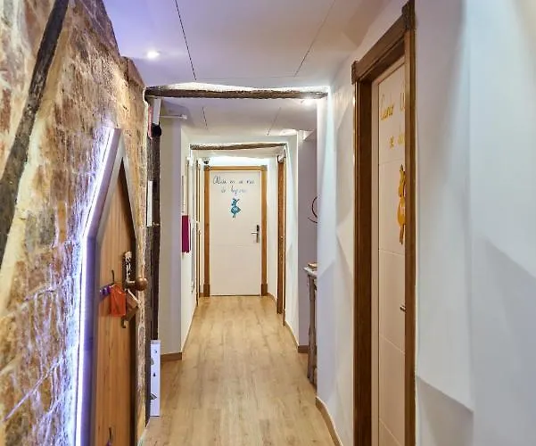 Pensionat Pension Aliciazzz Bed And Breakfast Bilbao 2*