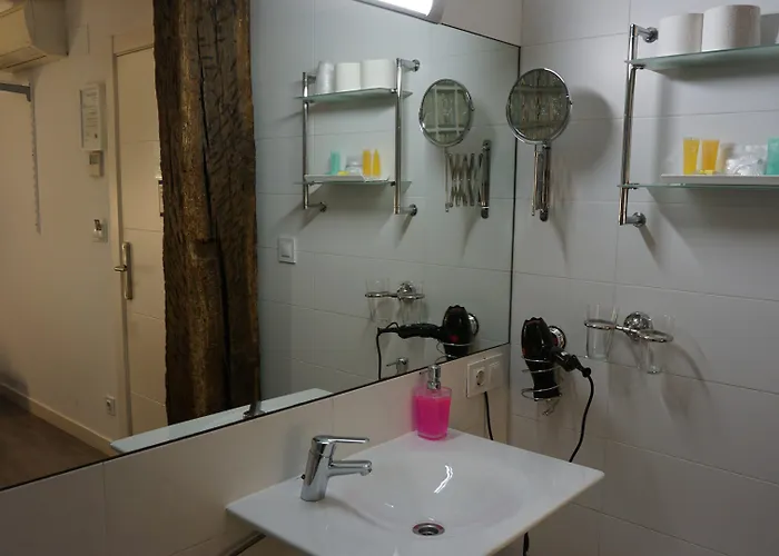 Pension Aliciazzz Bed And Breakfast Bilbao Bilbao