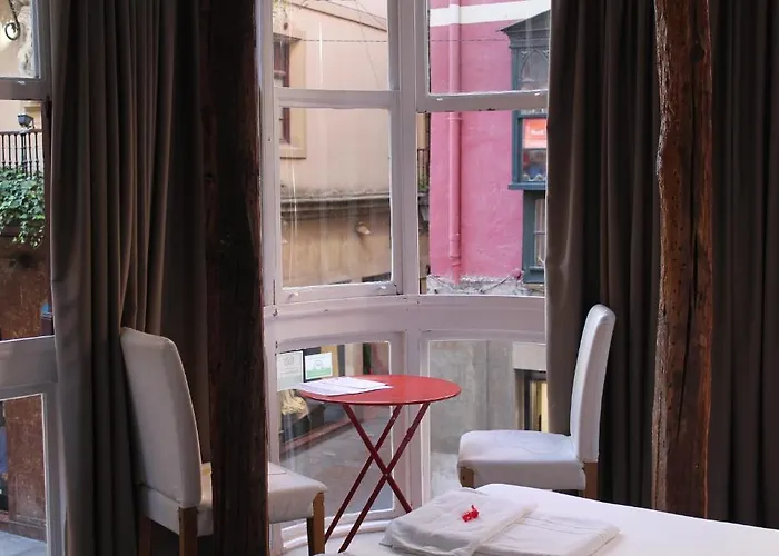 Pension Aliciazzz Bed And Breakfast Bilbao 2*